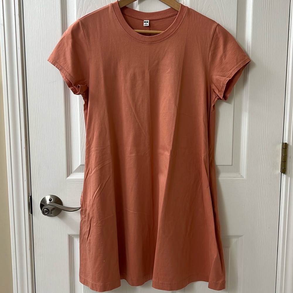 Uniqlo women’s t-shirt dress